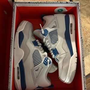 Air Jordan 4 Retro
